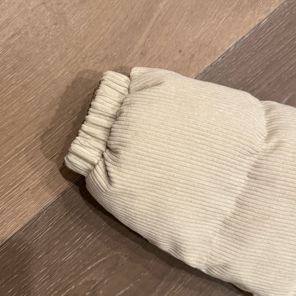 Adika Cropped Cream Corduroy Puffer Packet - Picture 11 of 12